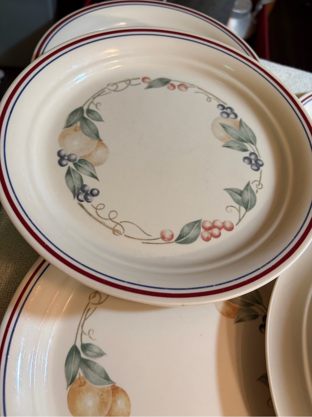 Vintage Corelle Abundance 8.5" Luncheon Salad Plates Set of 6. Retro vibe - Picture 2 of 13